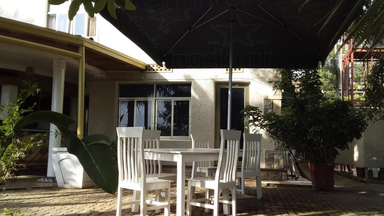 Random Park Hotel Kigali Ngoại thất bức ảnh