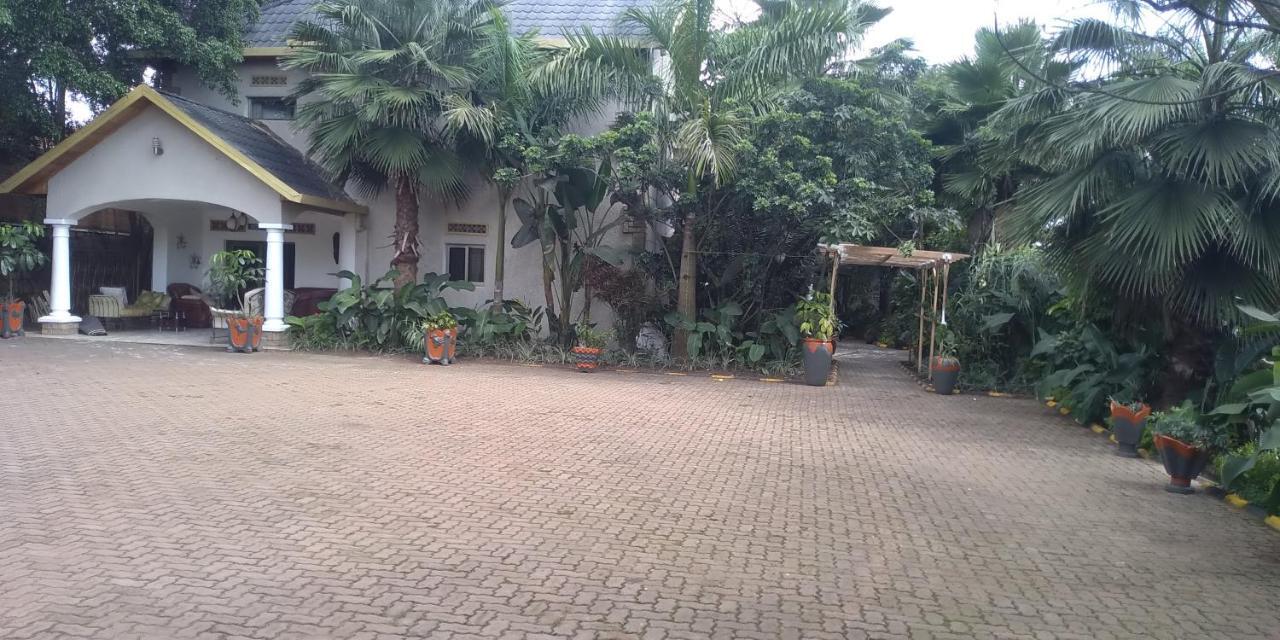 Random Park Hotel Kigali Ngoại thất bức ảnh